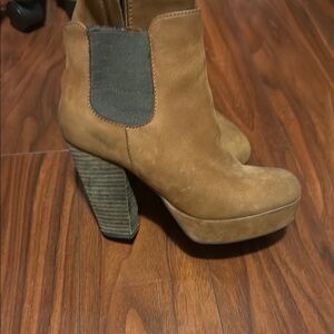 Steve Madden Camel Suede Platform Boots